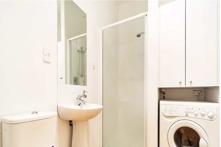 Photo of property in Guardian Apartments, 324/105 Queen Street, Auckland Central, Auckland, 1010