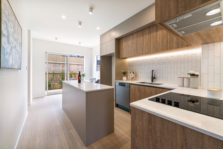 Photo of property in 6d Law Street, Torbay, Auckland, 0630