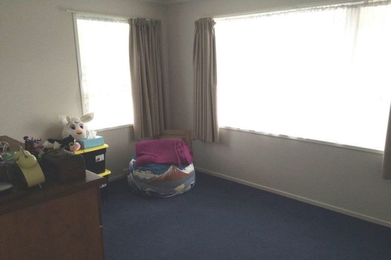 Photo of property in 23 Taitimu Drive, Weymouth, Auckland, 2103