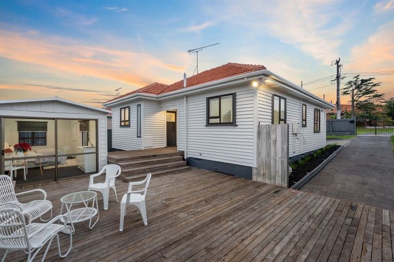 Photo of property in 1/18 Ashlynne Avenue, Papatoetoe, Auckland, 2025