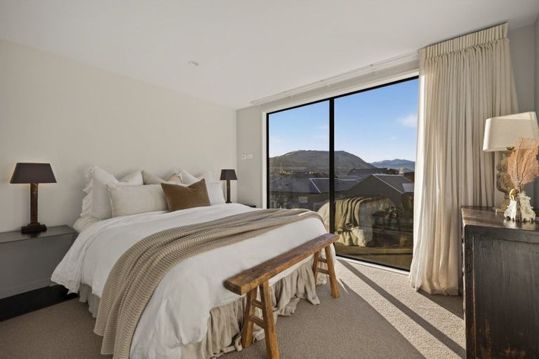 Photo of property in 4 Chapman Drive, Jacks Point, 9371