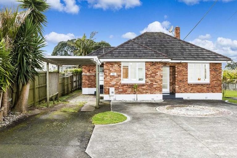 Photo of property in 78a Lake Road, Narrow Neck, Auckland, 0624