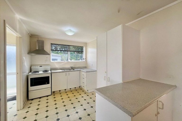 Photo of property in 40 Hassan Drive, Massey, Auckland, 0614