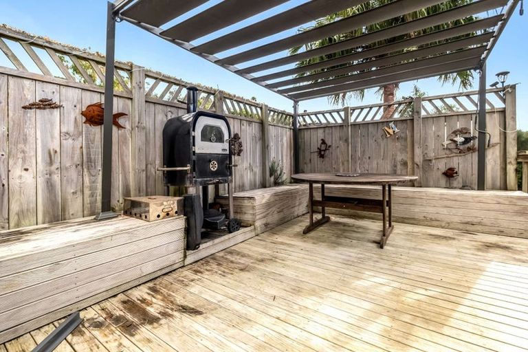 Photo of property in 54 Powells Road, Cable Bay, 0420