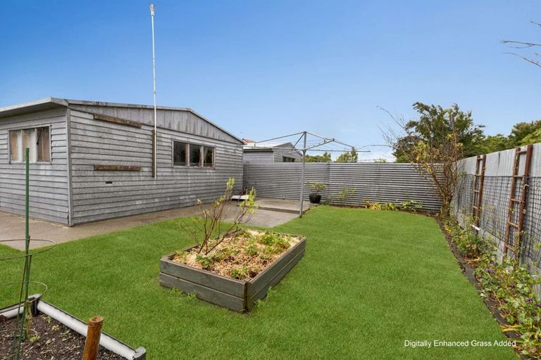 Photo of property in 18 Tweed Street, Roslyn, Palmerston North, 4414