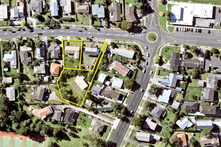 Photo of property in 149 Reeves Road, Pakuranga Heights, Auckland, 2010