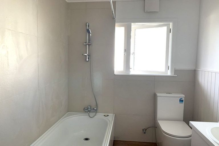 Photo of property in 1/6 Arabi Street, Sandringham, Auckland, 1041