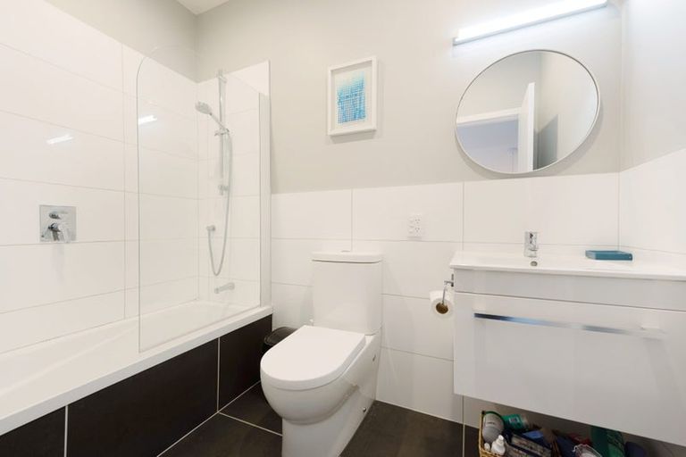 Photo of property in 54 Spenmoor Street, Newlands, Wellington, 6037