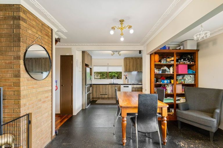 Photo of property in 1099 Scenic Drive North, Swanson, Auckland, 0816
