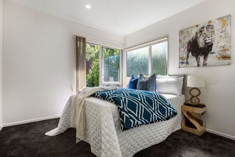 Photo of property in 24 Langana Avenue, Browns Bay, Auckland, 0630