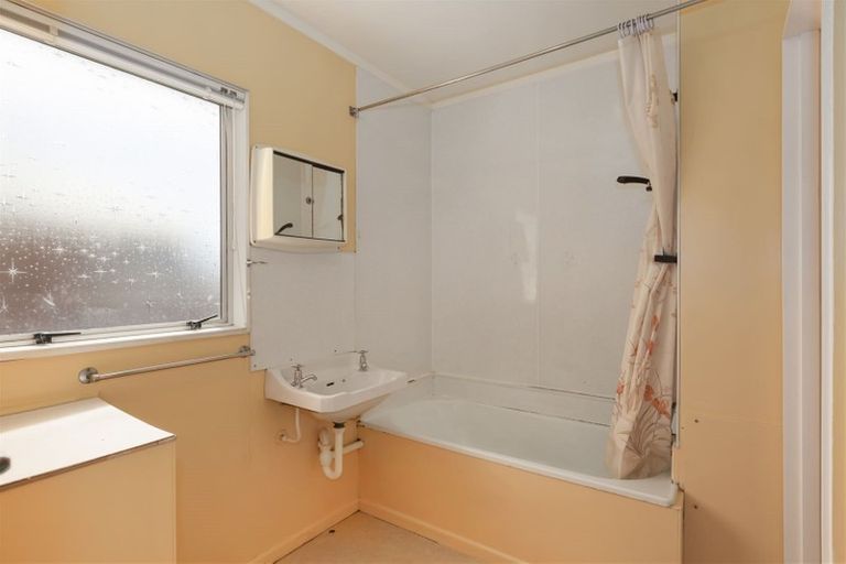 Photo of property in 15/154 Onepu Road, Lyall Bay, Wellington, 6022