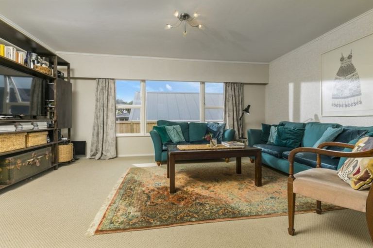 Photo of property in 3/38 Old Lake Road, Narrow Neck, Auckland, 0624