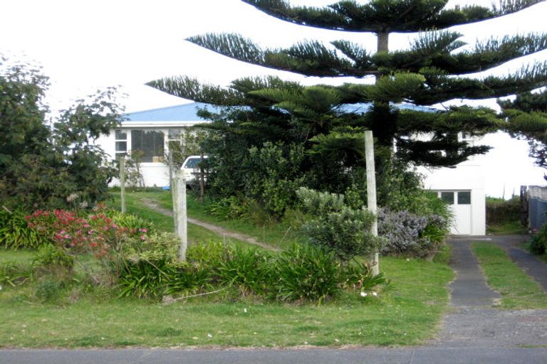 Photo of property in 111 Karaka Street, Castlecliff, Whanganui, 4501