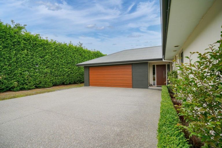 Photo of property in 98 Erskine Road, Otatara, Invercargill, 9879