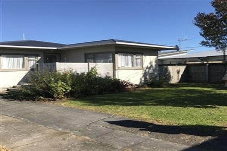 Photo of property in 2 Rutland Street, Levin, 5510