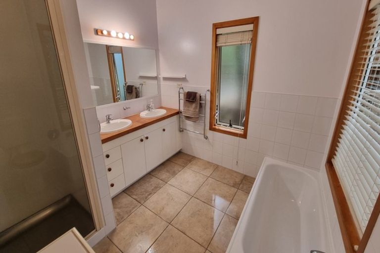 Photo of property in 84 Manganese Point Road, Tamaterau, Whangarei, 0174