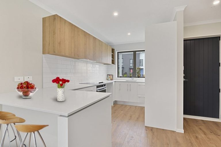 Photo of property in 30 Vincent Mcgrath Crescent, Swanson, Auckland, 0614