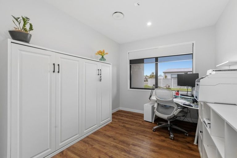 Photo of property in 46 Saint Pauls Drive, Brookfield, Tauranga, 3110