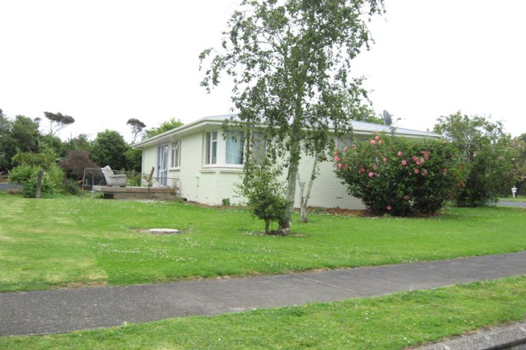 Photo of property in 1 Watchfield Close, Mangere, Auckland, 2022
