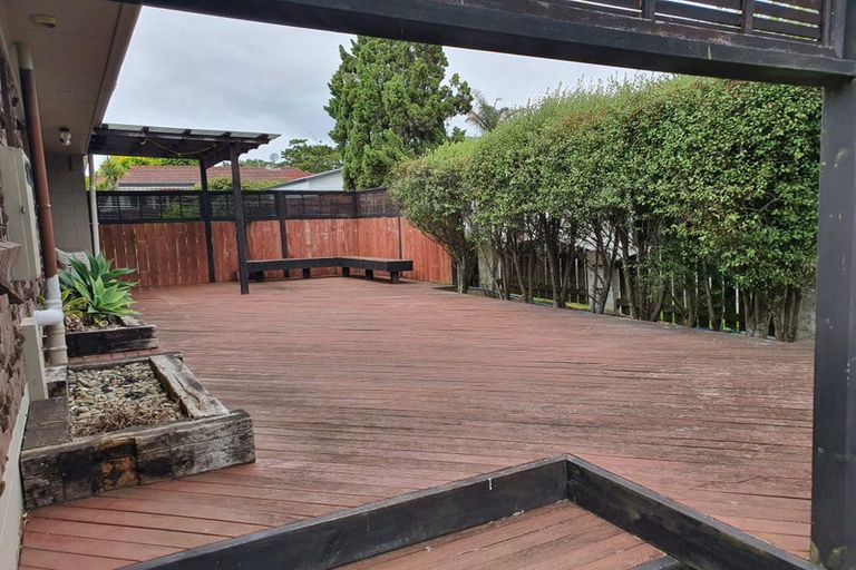 Photo of property in 5a Nimrod Place, Half Moon Bay, Auckland, 2012