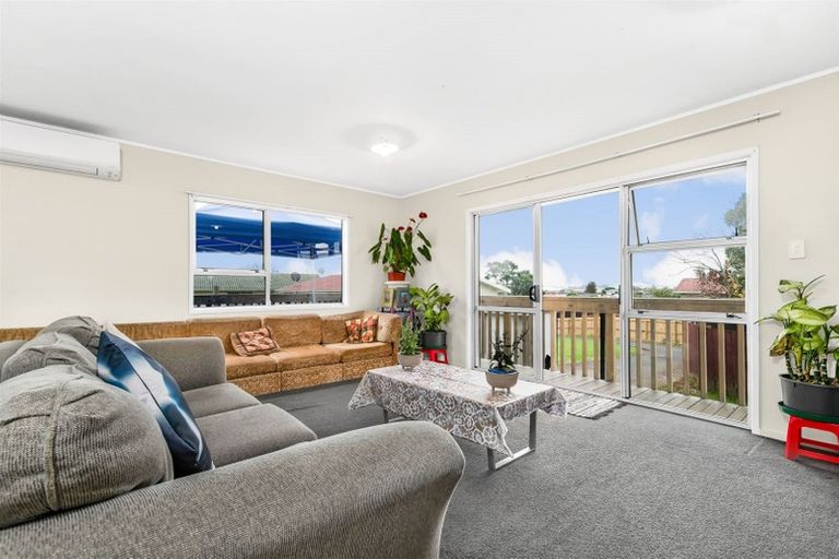 Photo of property in 2/22 Darnell Crescent, Clover Park, Auckland, 2019