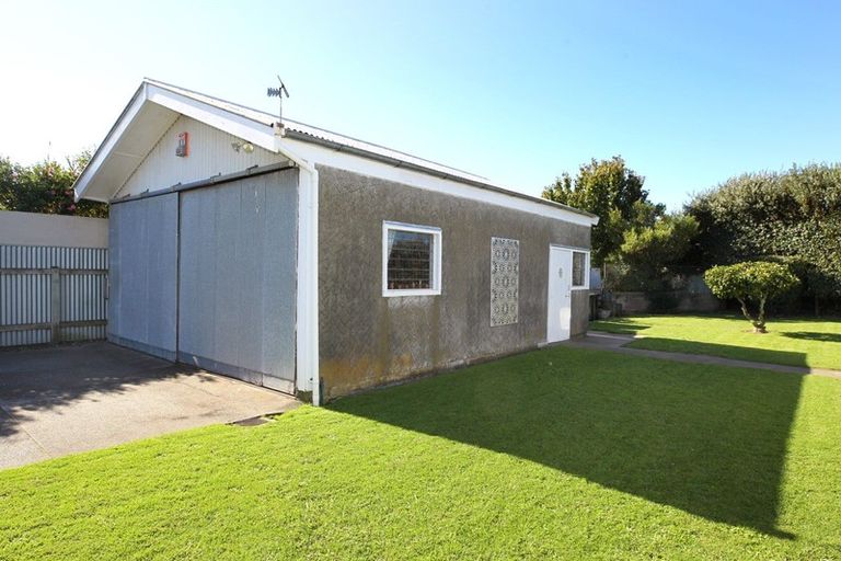 Photo of property in 712 Grove Road, Mayfair, Hastings, 4122