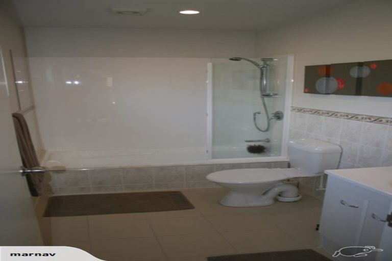 Photo of property in 35/22 Northcross Drive, Oteha, Auckland, 0632