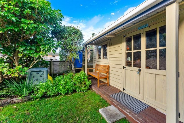 Photo of property in 14 Francis Skinner Place, Orewa, 0931