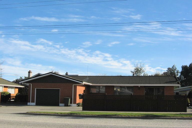 Photo of property in 42 Great North Road, Winton, 9720