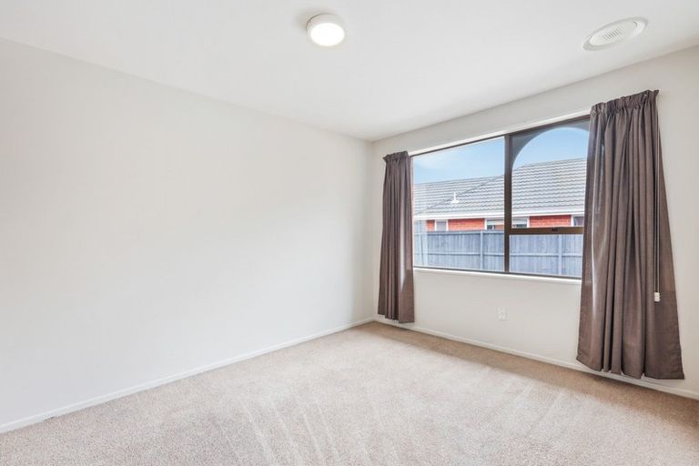 Photo of property in 6 Montclare Avenue, Ilam, Christchurch, 8041