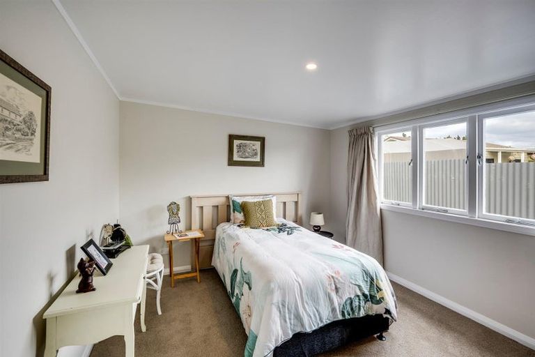Photo of property in 20 Bennett Street, Waipawa, 4210