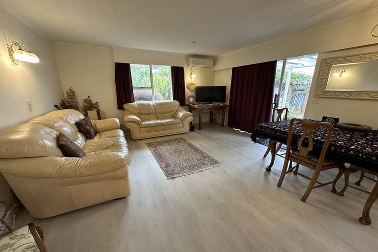 Photo of property in 25b Pehi Kupa Street, Waikanae, 5036