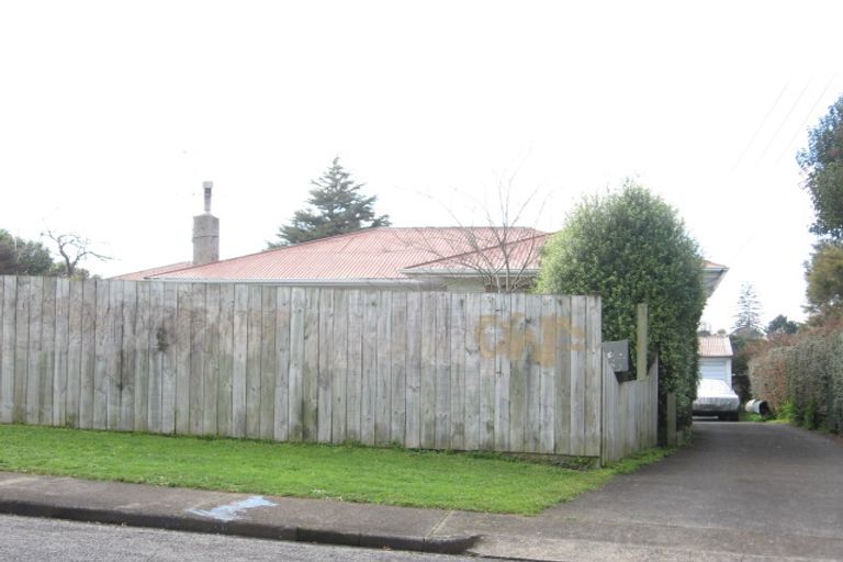 Photo of property in 12 Thompson Terrace, Manurewa, Auckland, 2102