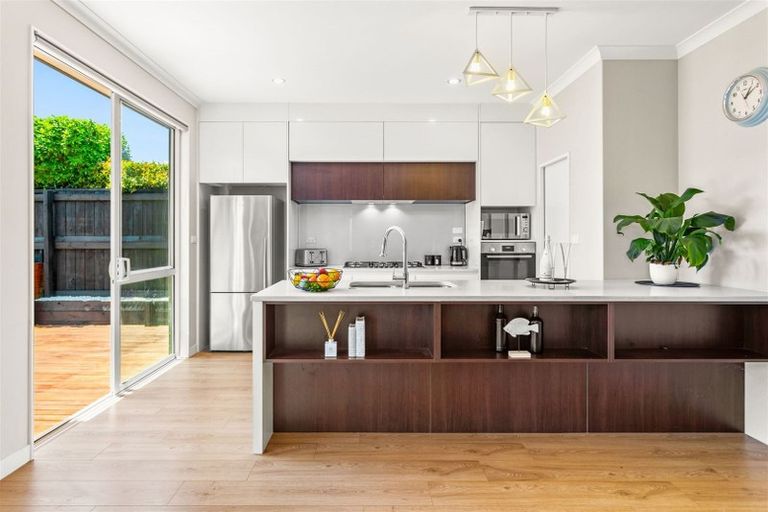 Photo of property in 6 Coote Way, Kumeu, 0810