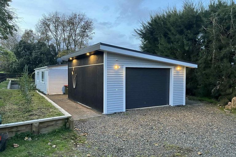 Photo of property in 195 Riverhead Road, Kumeu, 0892