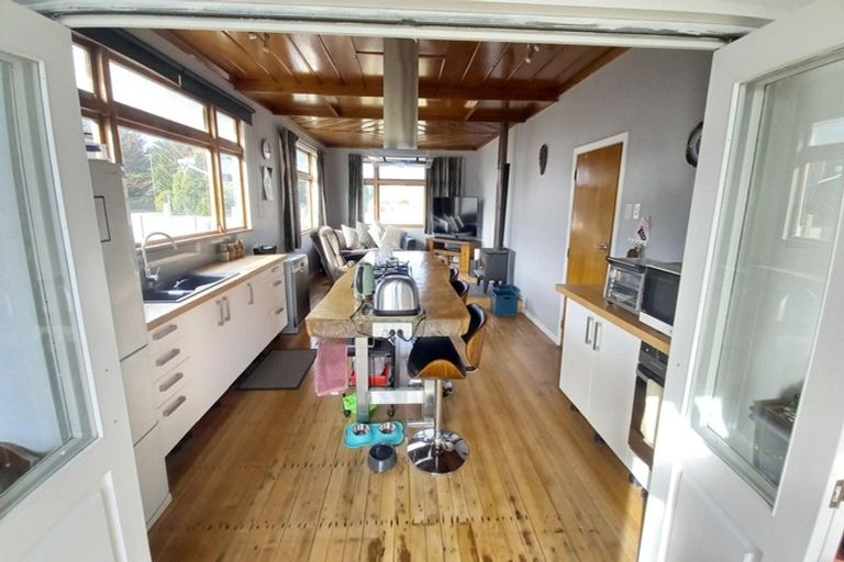 Photo of property in 19 Main Road, Tuatapere, 9620