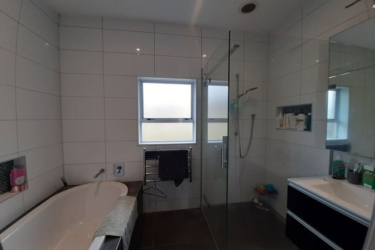 Photo of property in 16 Routly Avenue, Pukekohe, 2120