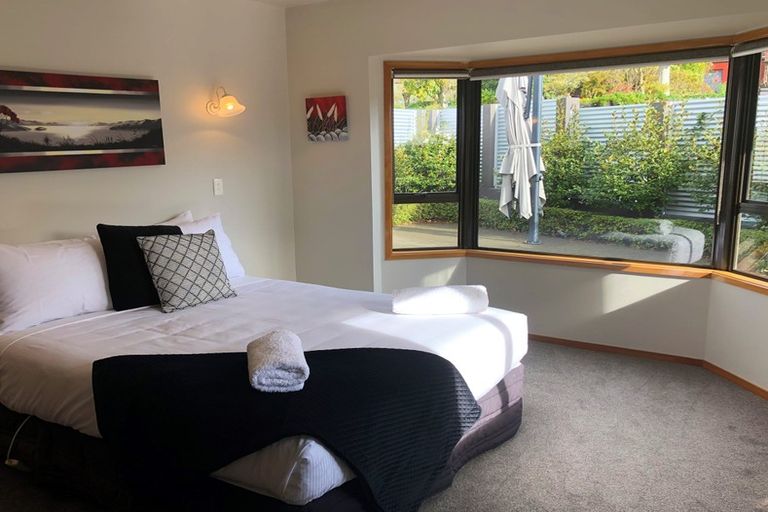 Photo of property in 1/11 Krissell Place, Acacia Bay, Taupo, 3330