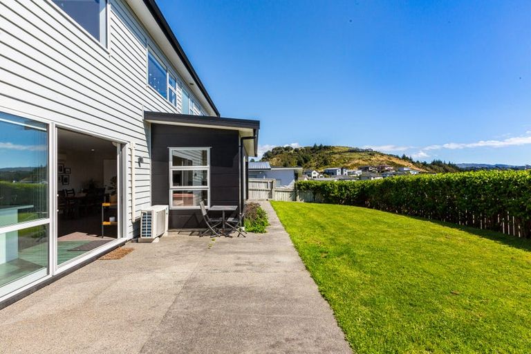 Photo of property in 87 Endeavour Drive, Whitby, Porirua, 5024