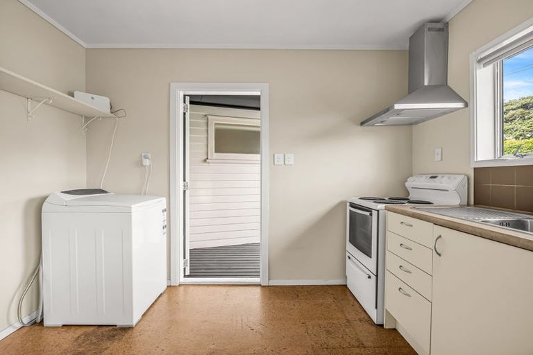 Photo of property in 10 Mackwood Place, Birkdale, Auckland, 0626