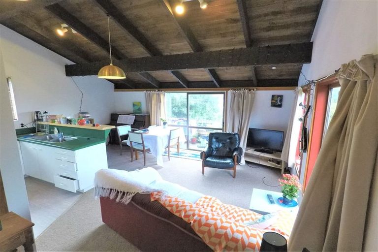 Photo of property in 52 Milne Terrace, Island Bay, Wellington, 6023