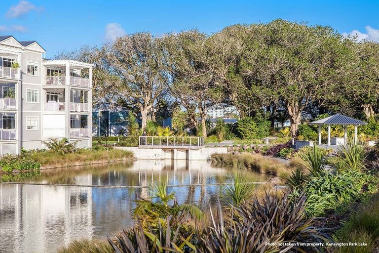 Photo of property in 15 Parkside Drive, Orewa, 0931