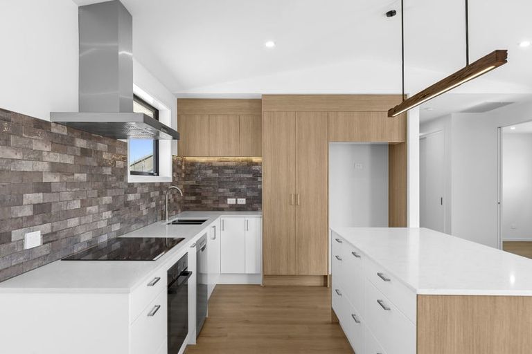 Photo of property in 37 Gillespie Street, Lake Hawea, 9382