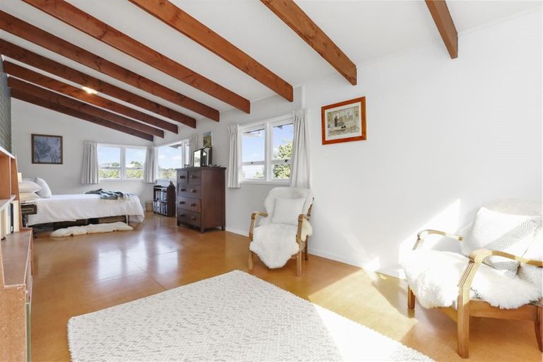 Photo of property in 21 Wernham Place, Northcote, Auckland, 0626