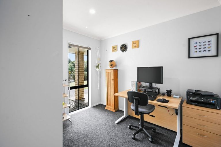 Photo of property in 27 Saint James Drive, Huntington, Hamilton, 3210