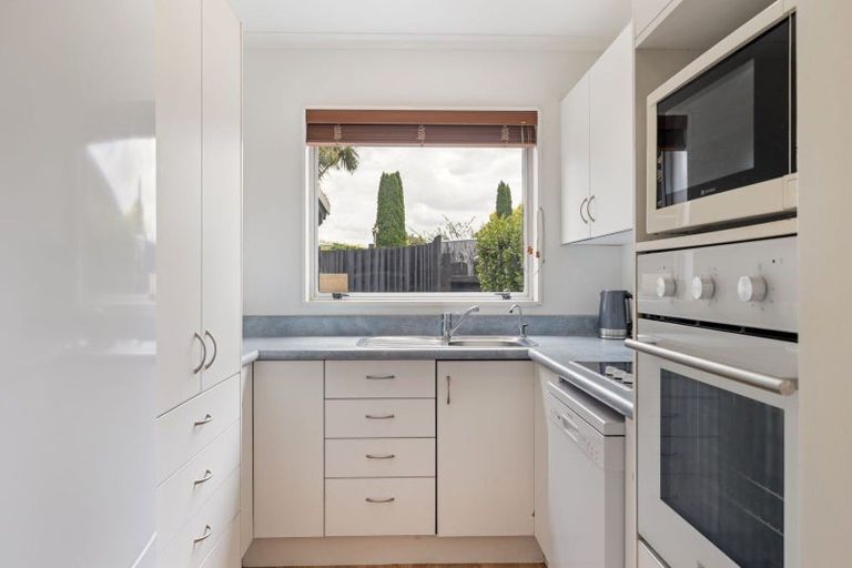 Photo of property in 10 Humphries Place, Awapuni, Palmerston North, 4412