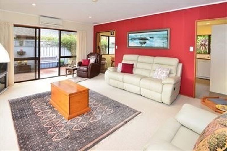 Photo of property in 1/32 Riverside Road, Orewa, 0931