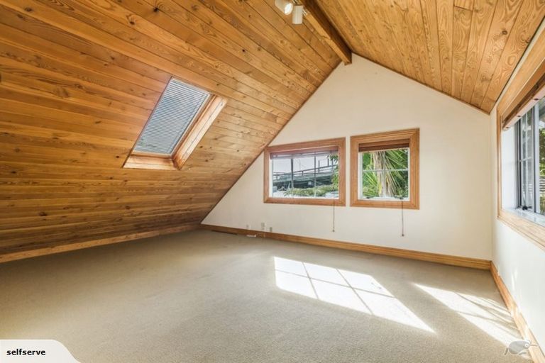 Photo of property in 5 Queen Street, Northcote Point, Auckland, 0627