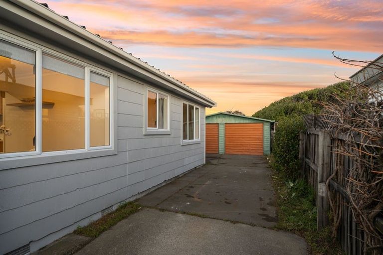 Photo of property in 45 Effingham Street, North New Brighton, Christchurch, 8083