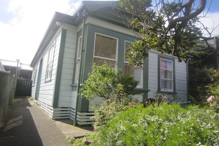 Photo of property in 5 Mckinley Crescent, Brooklyn, Wellington, 6021